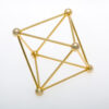 Octaedro fabricado en latón dorado.  Tamaño 8,5 cm